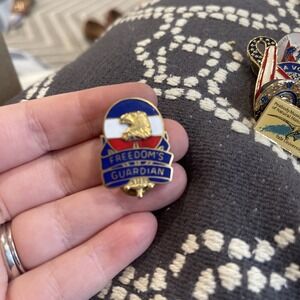 FREEDOMS GUARDIAN MEDICAL ALERT PIN BACK